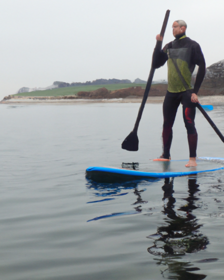 Hvorfor stand-up paddleboarding er den perfekte træning både inden- og udendørs.